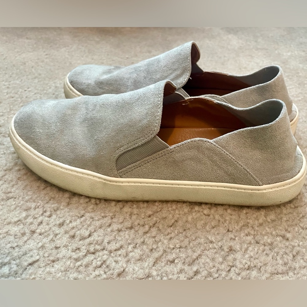 Steve Madden gray suede slip on flat, size 9
